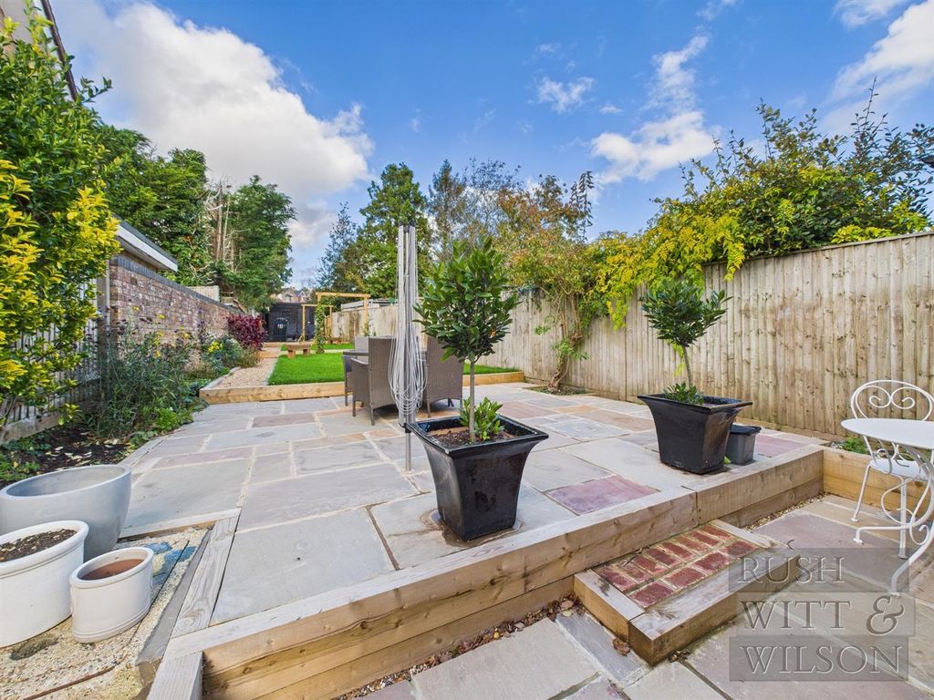 Property photo 2 of 23