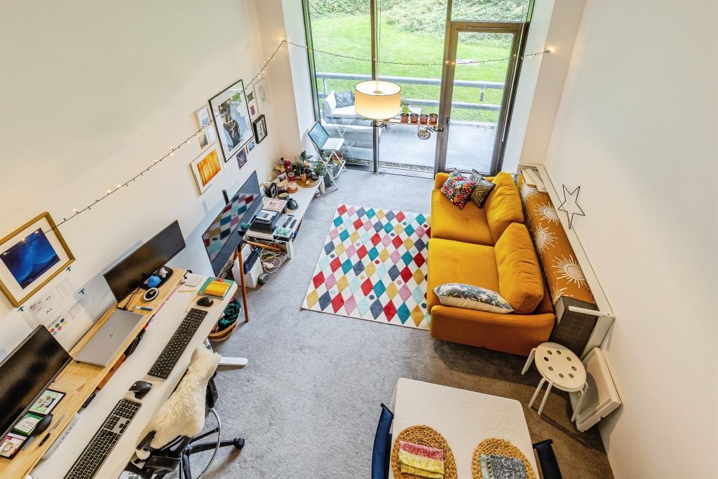 Property photo 2 of 11