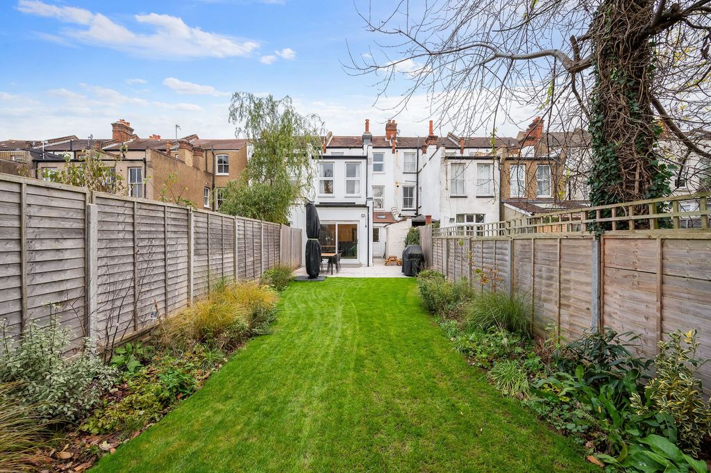 Property photo 3 of 23