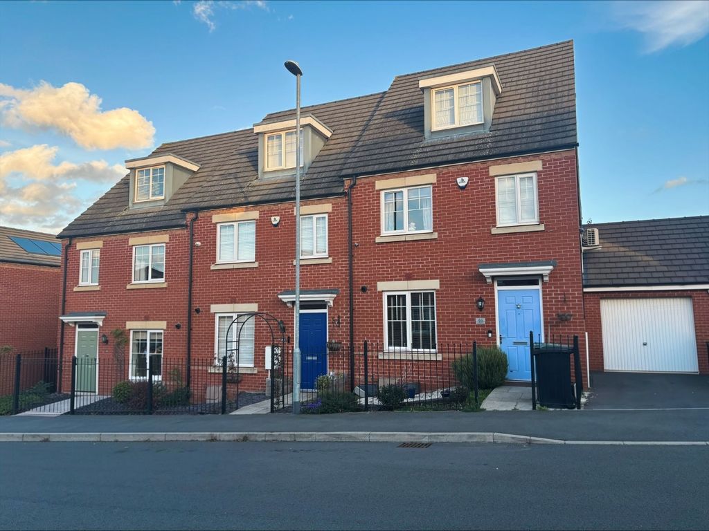 Property photo 1 of 17 External