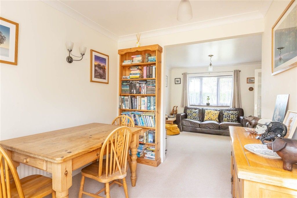 Property photo 3 of 17 V Dining Lounge