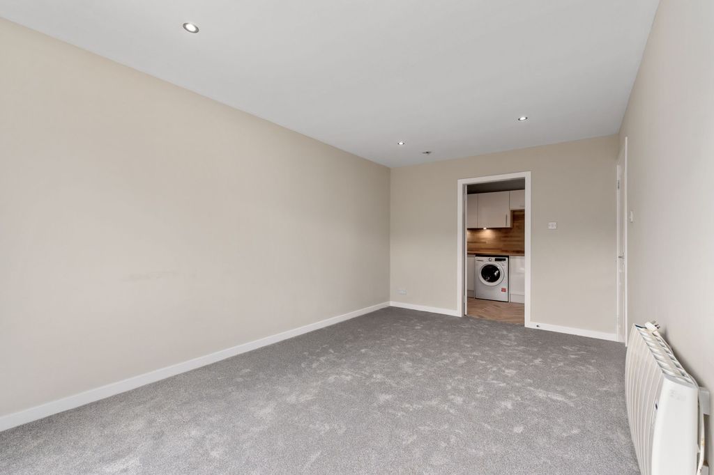 Property photo 3 of 18 Living Room