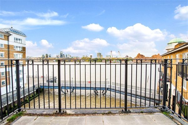 Property photo 2 of 11