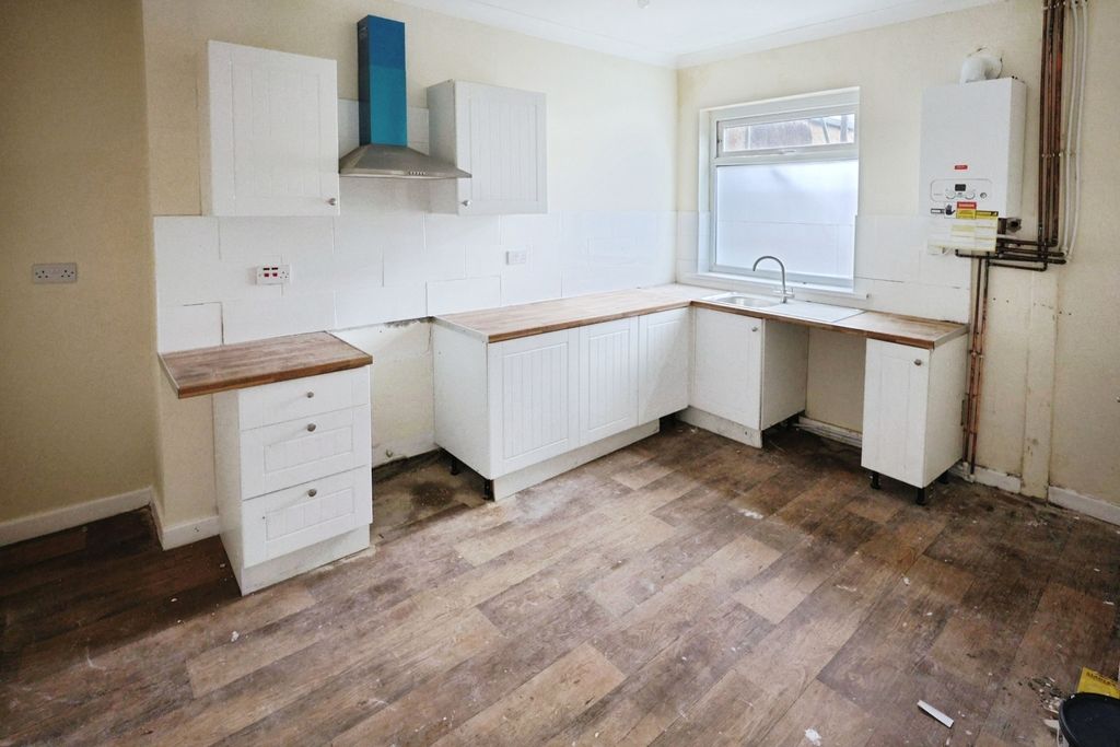 Property photo 3 of 6 Pbox-Img.Jpg