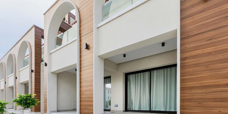 Property photo 2 of 14 Covered Verandas