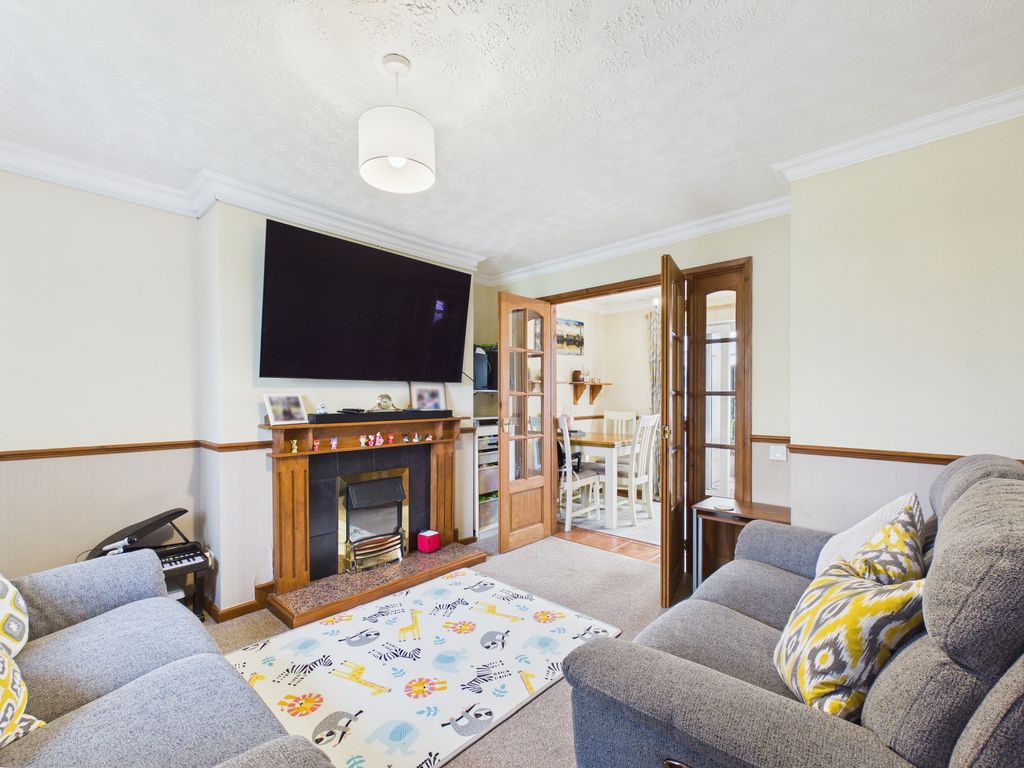 Property photo 2 of 22 Lounge