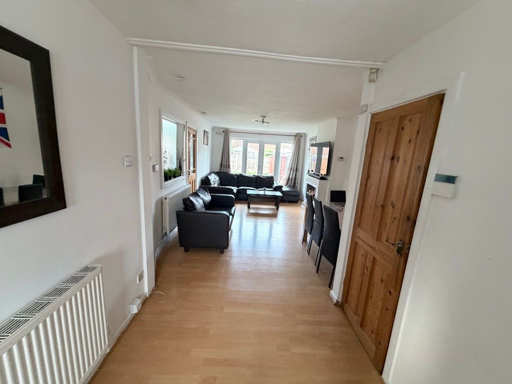 Property photo 3 of 25