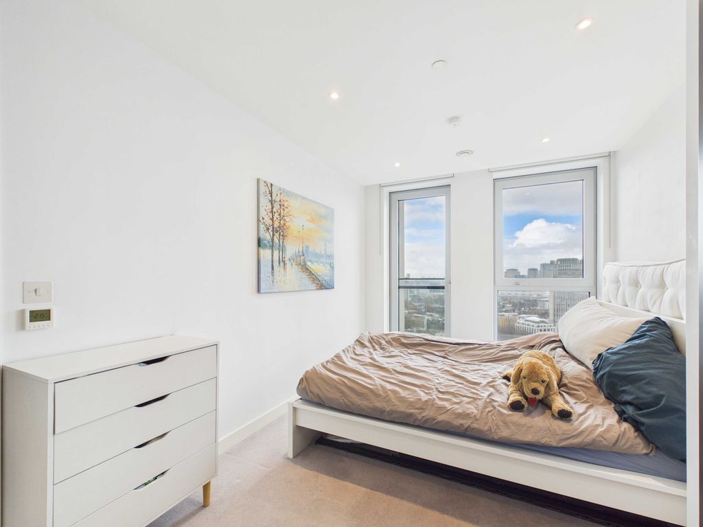 Property photo 2 of 11 Cam03741G0-Pr0152-Still018