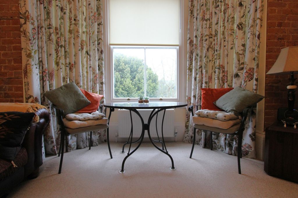 Property photo 3 of 13 Photo 6