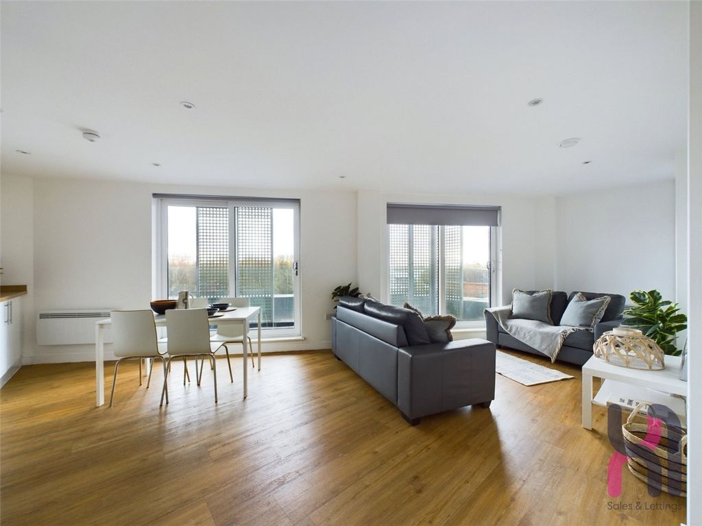 Property photo 2 of 7