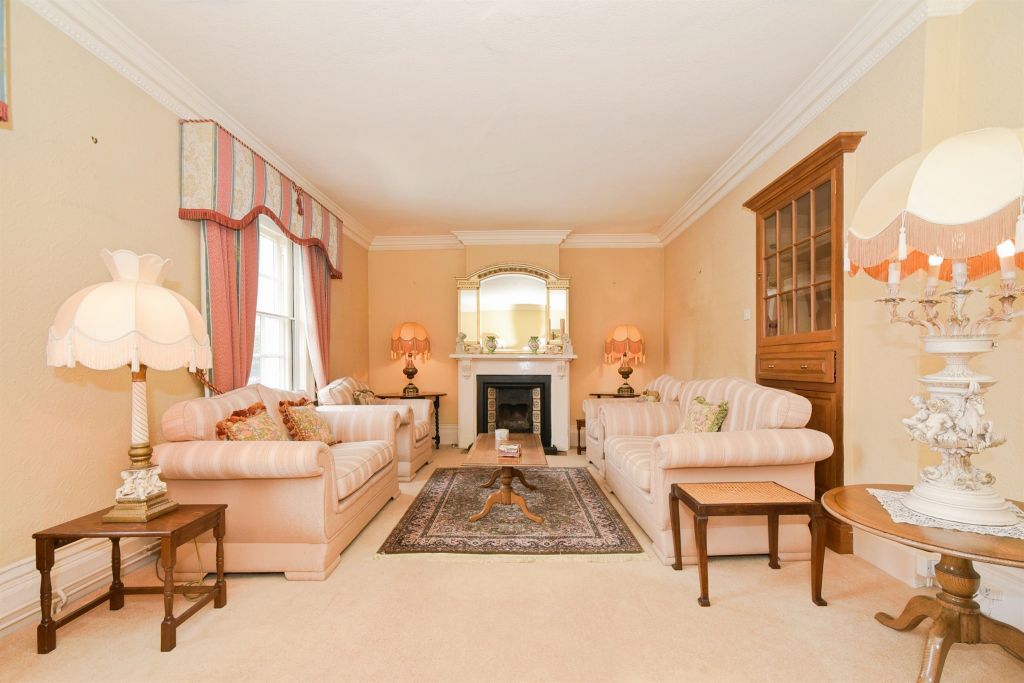 Property photo 3 of 17