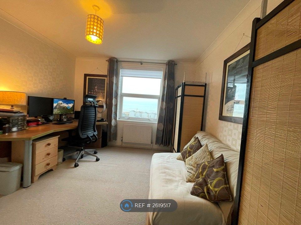Property photo 3 of 13 Bedroom 2