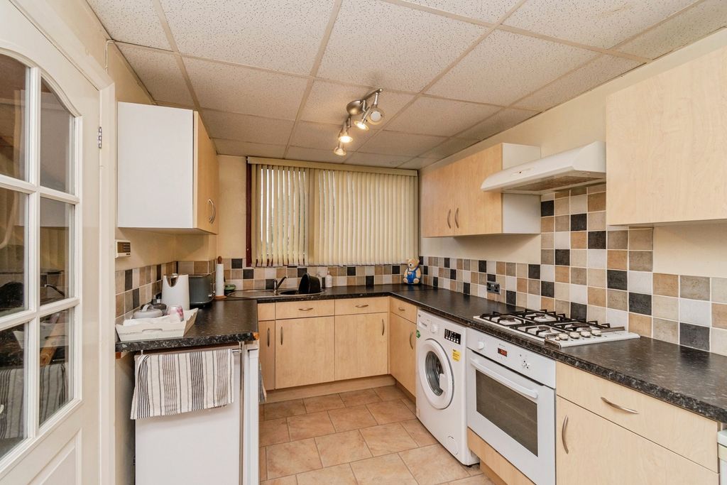 Property photo 3 of 20 Pbox-Img.Jpg