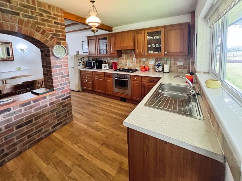 Property photo 3 of 20 Kitchen