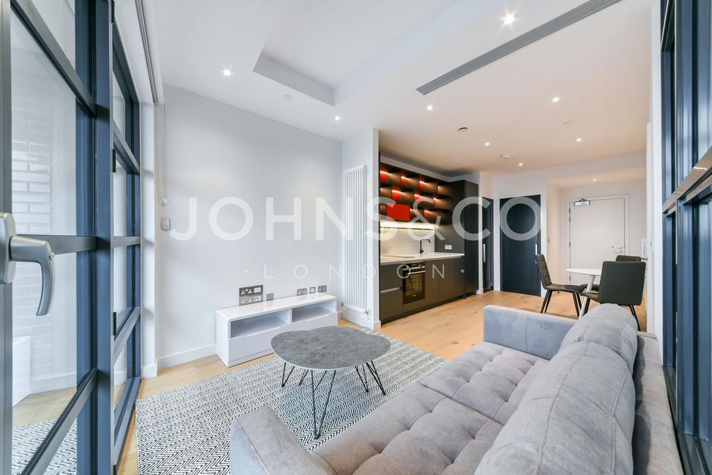 Property photo 1 of 11
