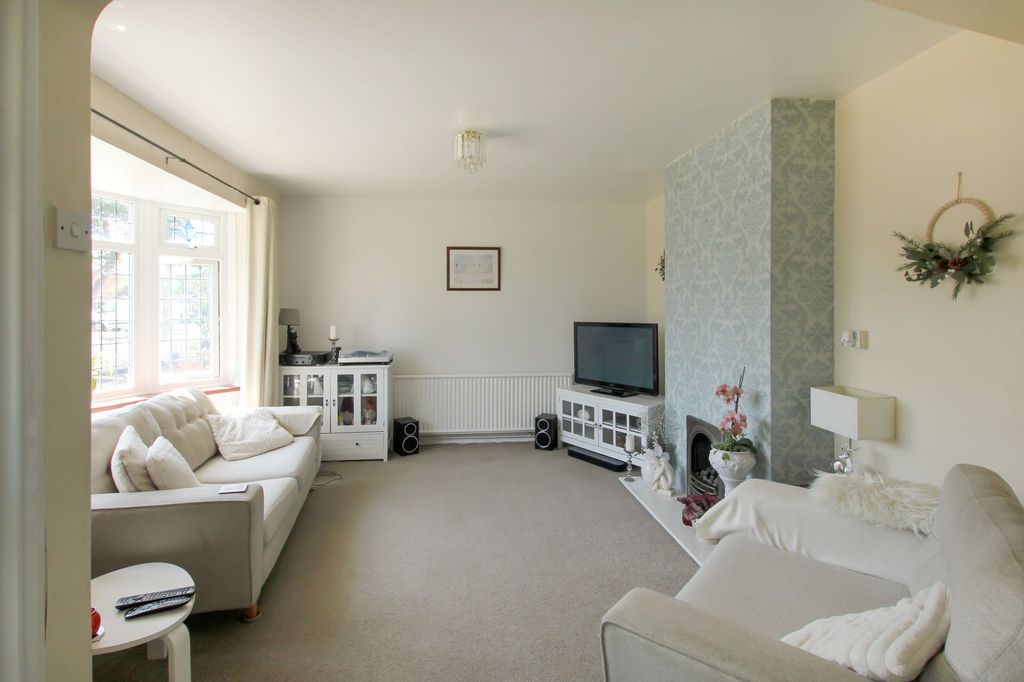 Property photo 2 of 21