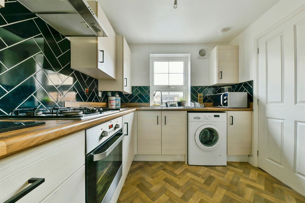 Property photo 3 of 20