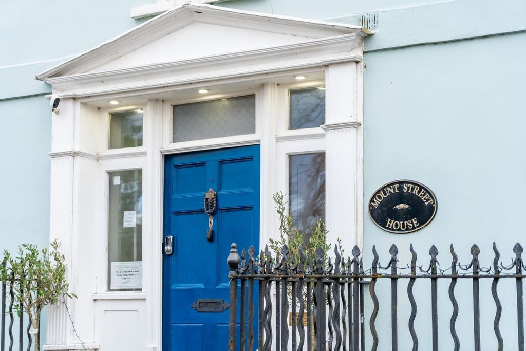 Property photo 2 of 27