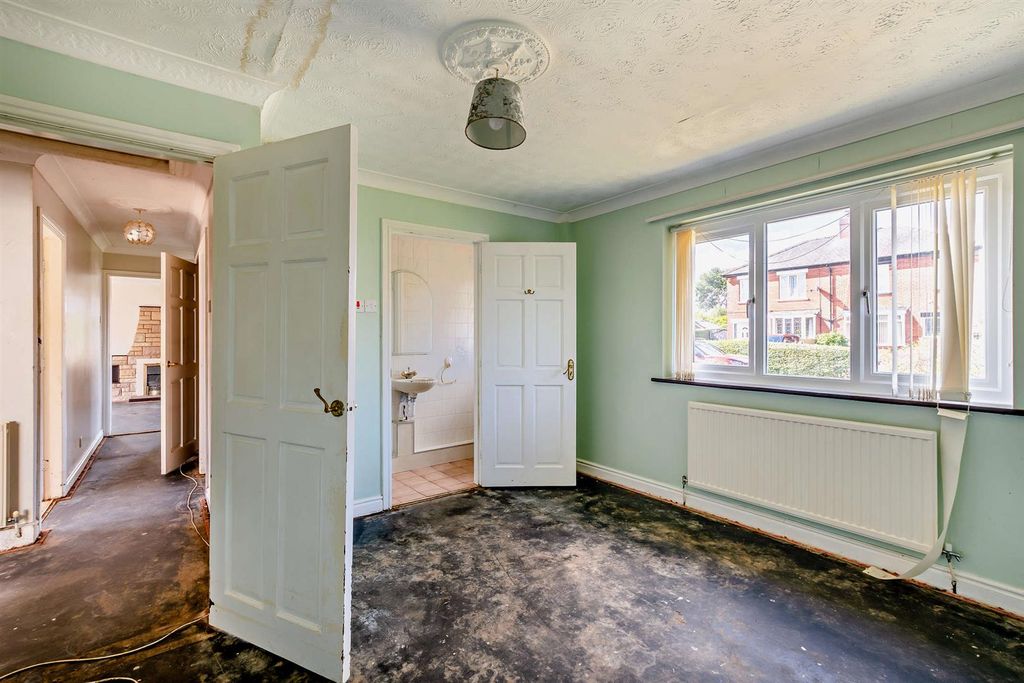Property photo 3 of 13