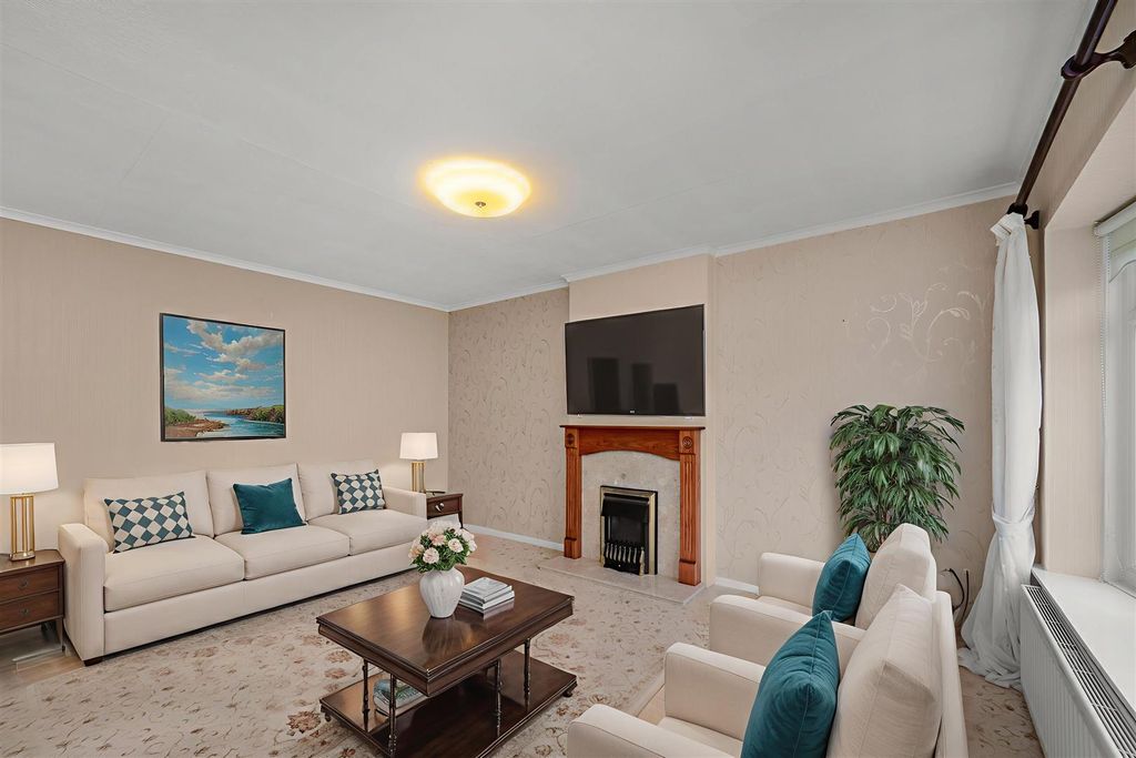 Property photo 1 of 35 Dsc03751 - Living Room - Standard - 2.Jpg