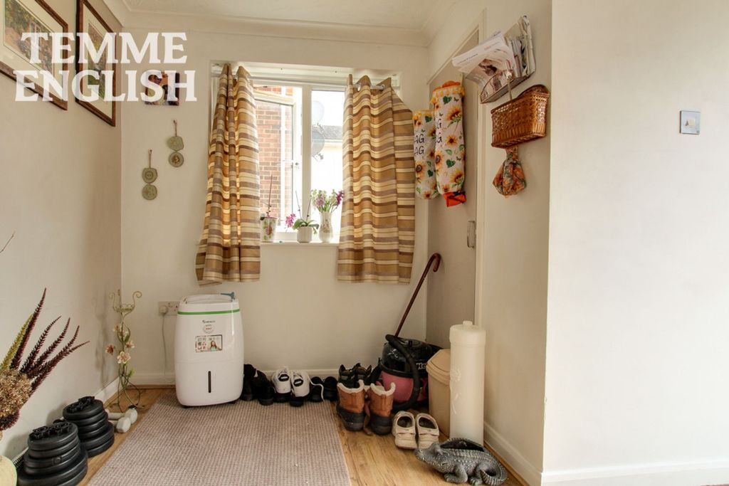 Property photo 2 of 9