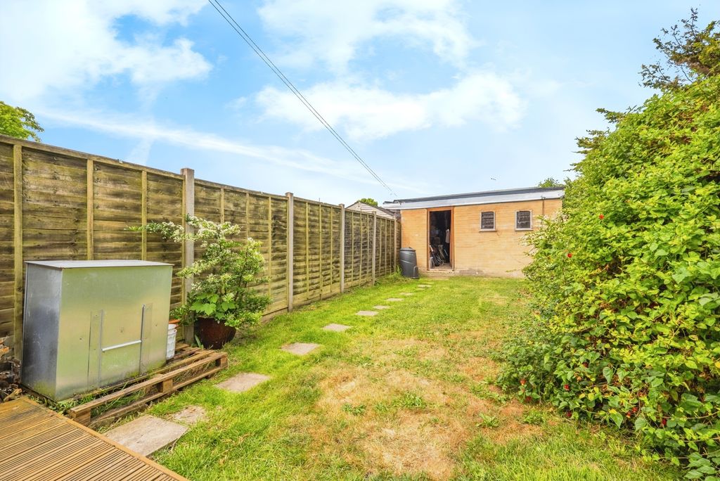 Property photo 2 of 17 Photo