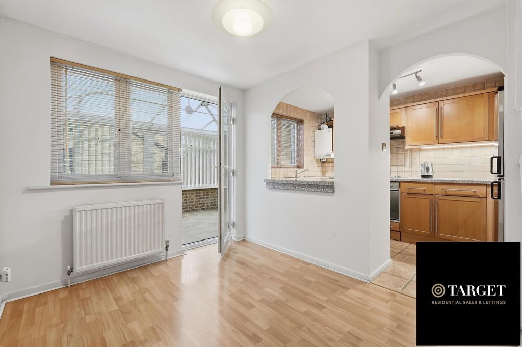 Property photo 3 of 28 009_Img_9707_Autoremove_15777157.Jpg