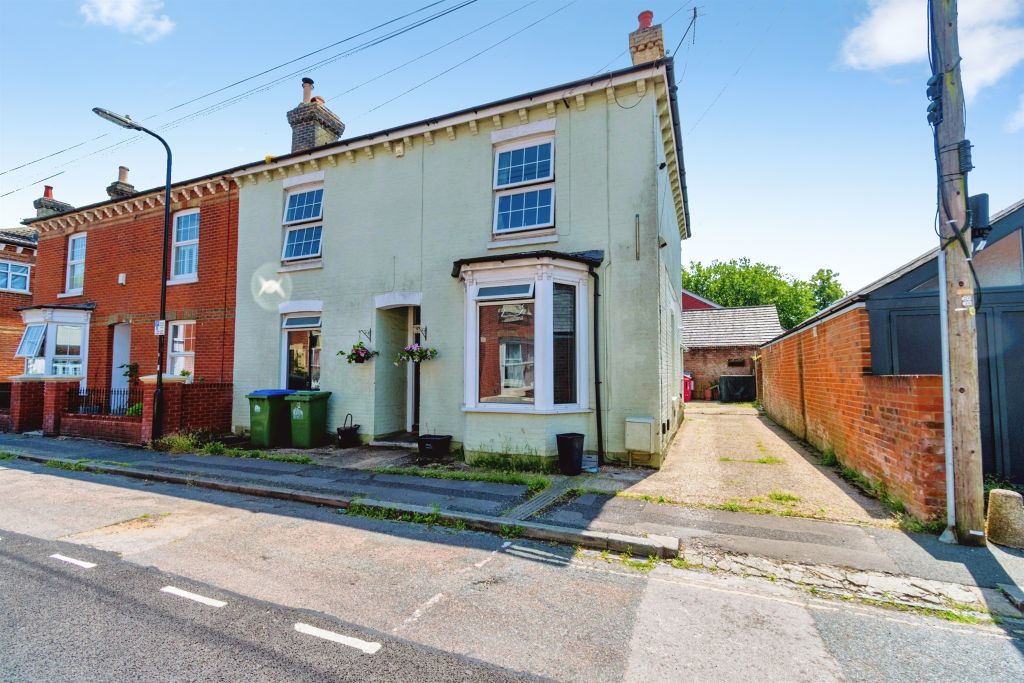 Property photo 1 of 18