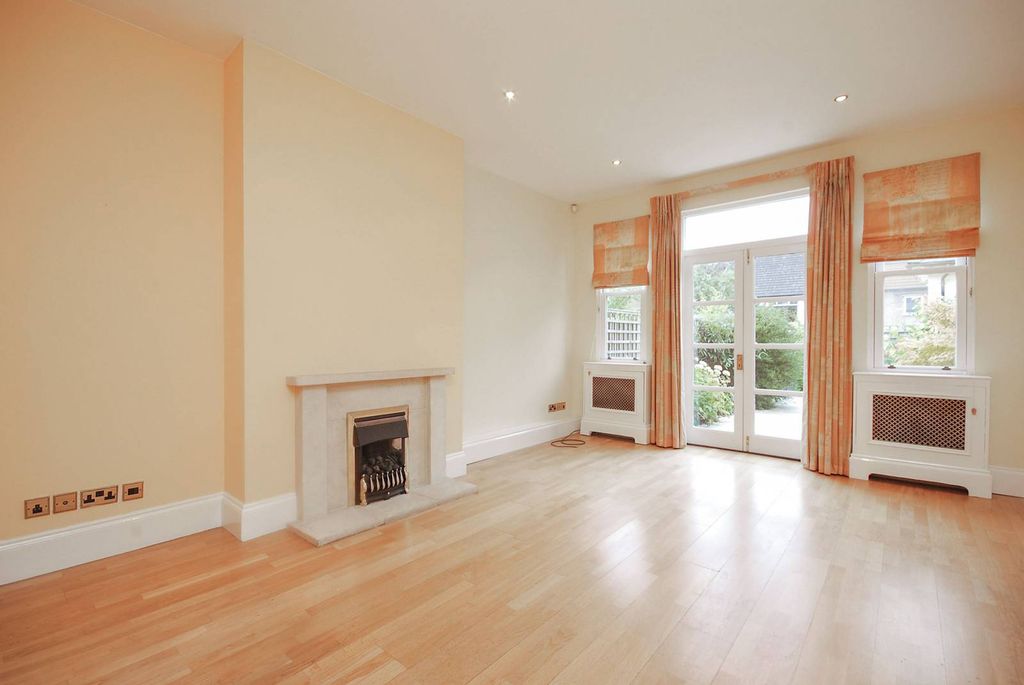 Property photo 2 of 11