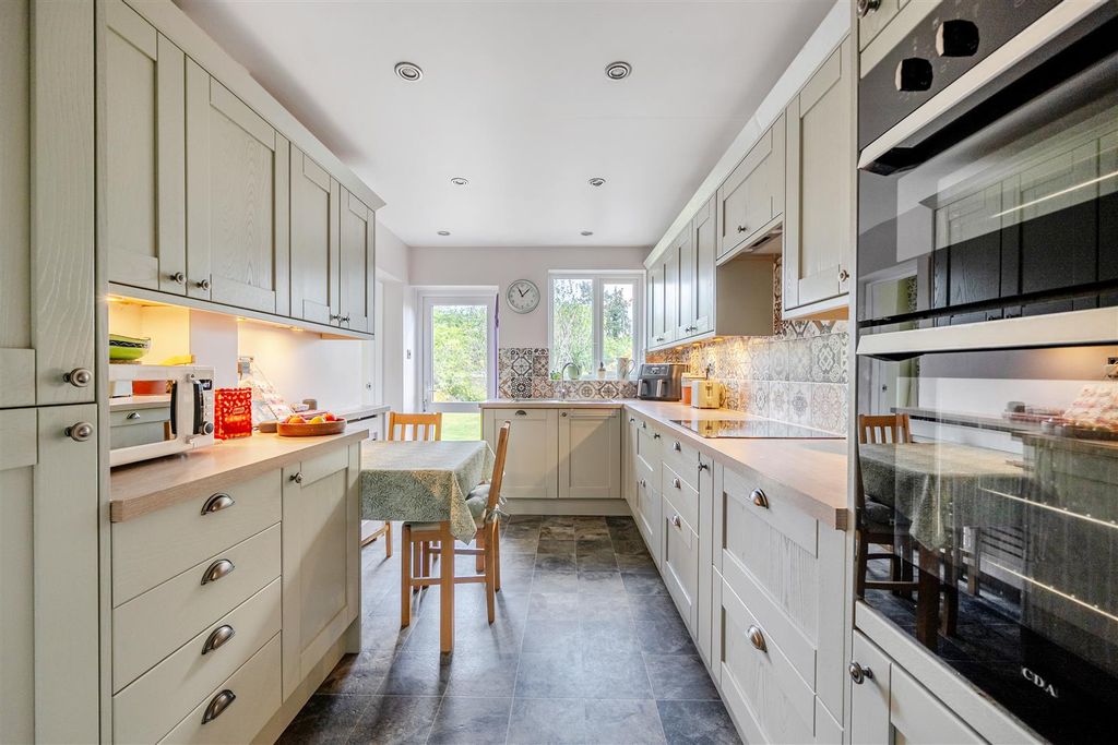 Property photo 3 of 28 1447181-21-69E62Efa163cd.Jpg