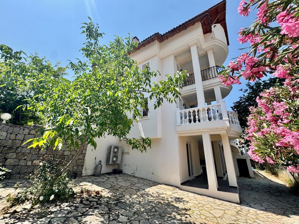 Property photo 3 of 25 Dream Villa In Uzumlu, Fethiye For Sale - Well-Maintained Garden
