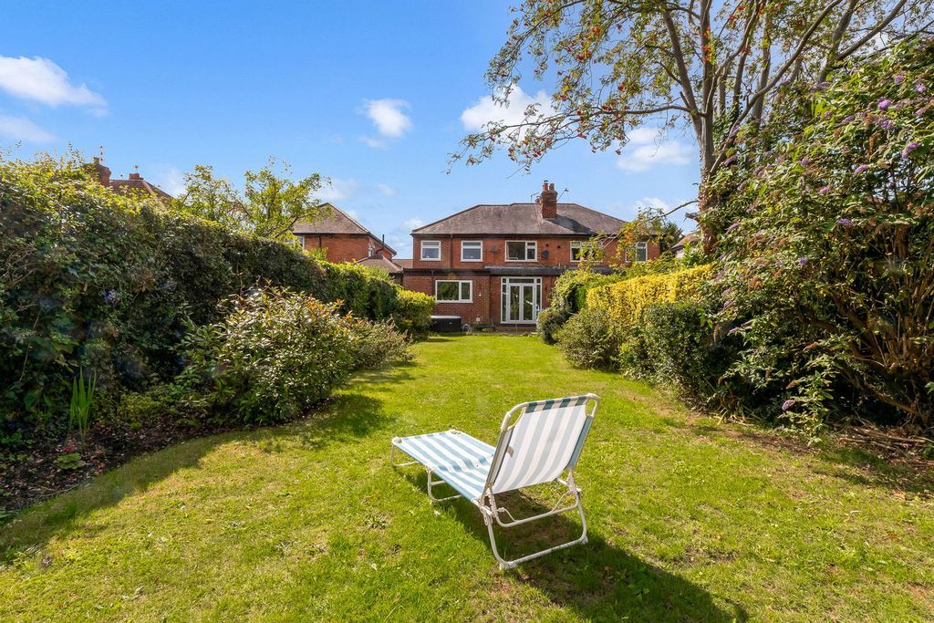 Property photo 2 of 27