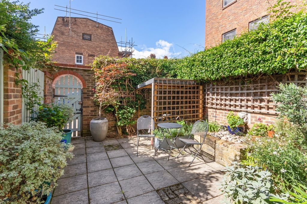 Property photo 3 of 17