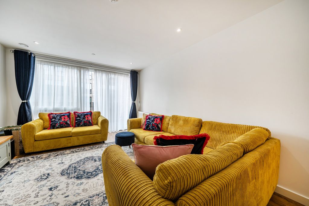 Property photo 2 of 23 Reception