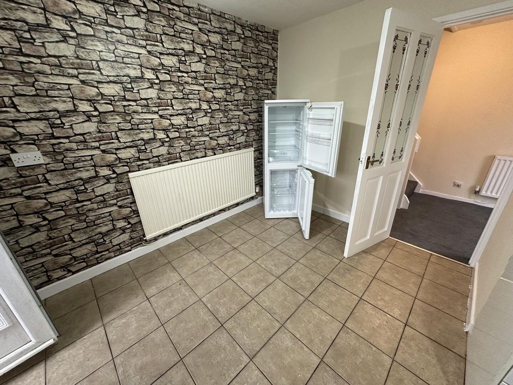 Property photo 2 of 9 Utility Room