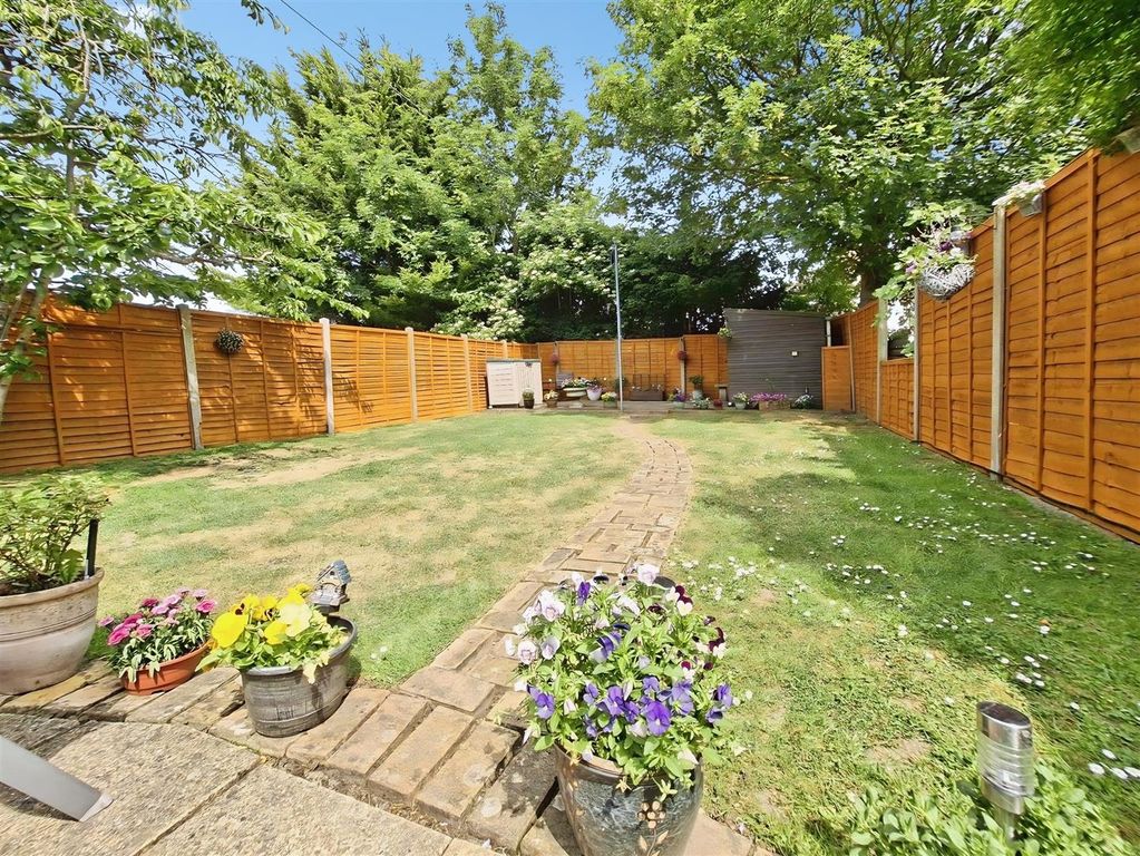 Property photo 3 of 19 Garden