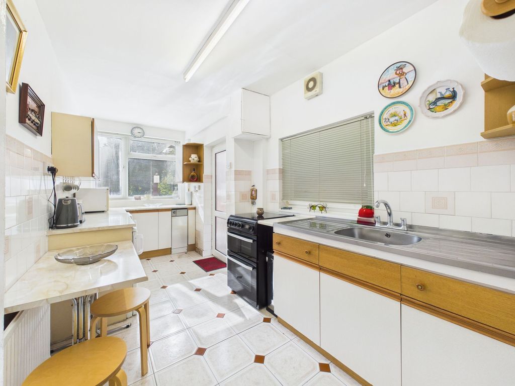 Property photo 3 of 15 Kitchen