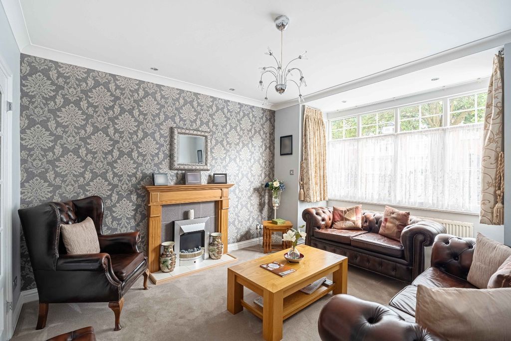 Property photo 2 of 22 3422434