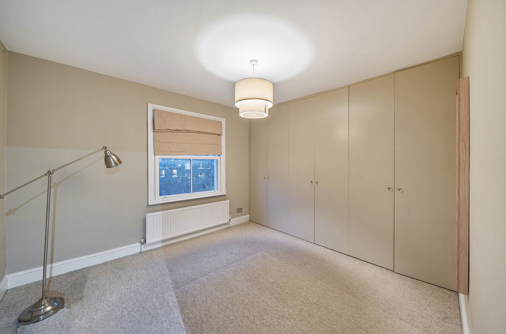 Property photo 3 of 14 1388492-20-693Aee...