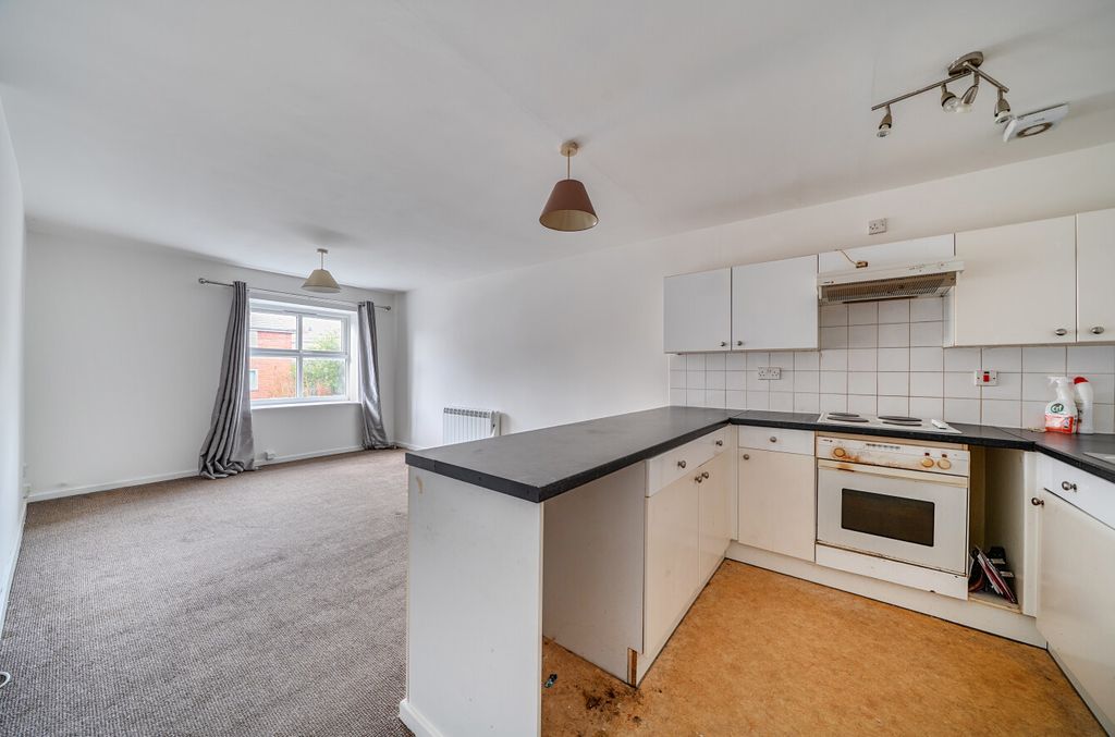 Property photo 2 of 11 Kitchen