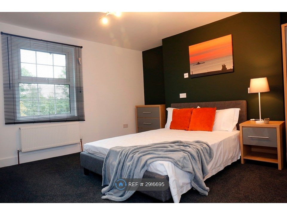 Property photo 1 of 8 Bedroom