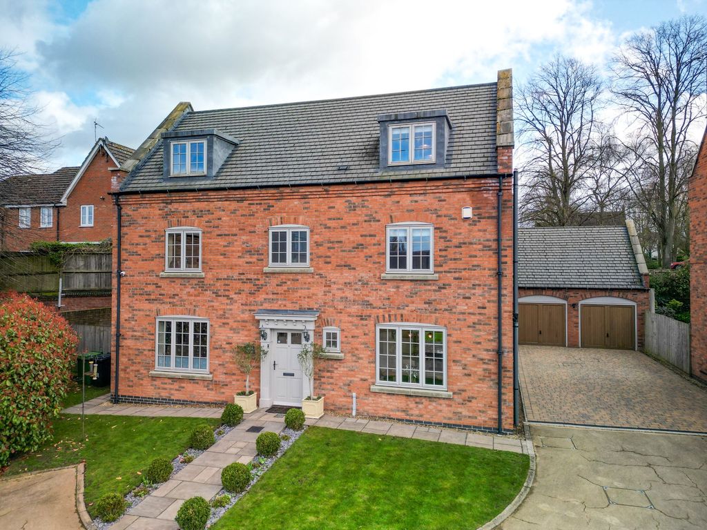 Property photo 1 of 43