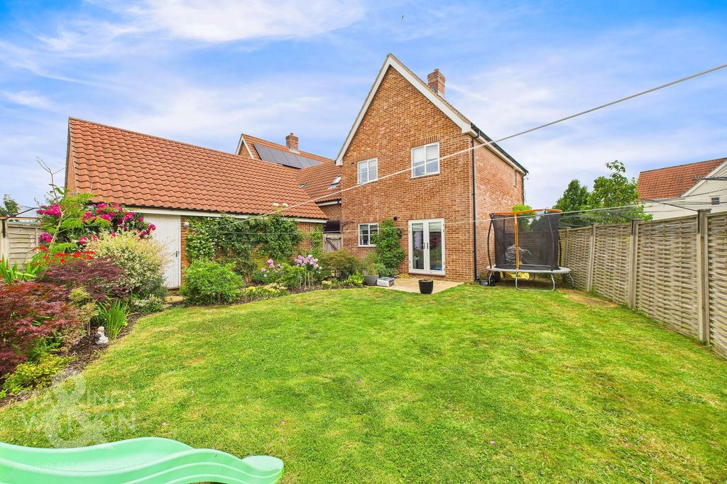 Property photo 2 of 19