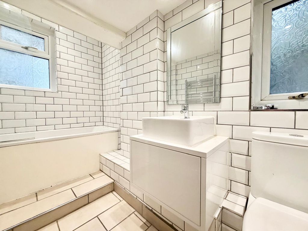 Property photo 3 of 12 Picture No. 15