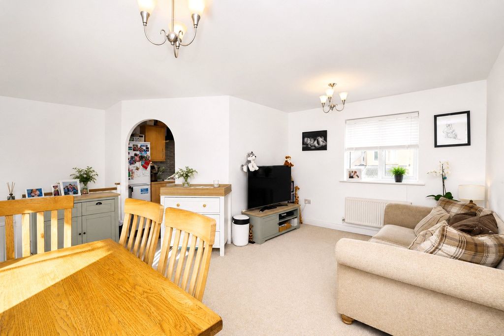 Property photo 2 of 14 Picture No. 27