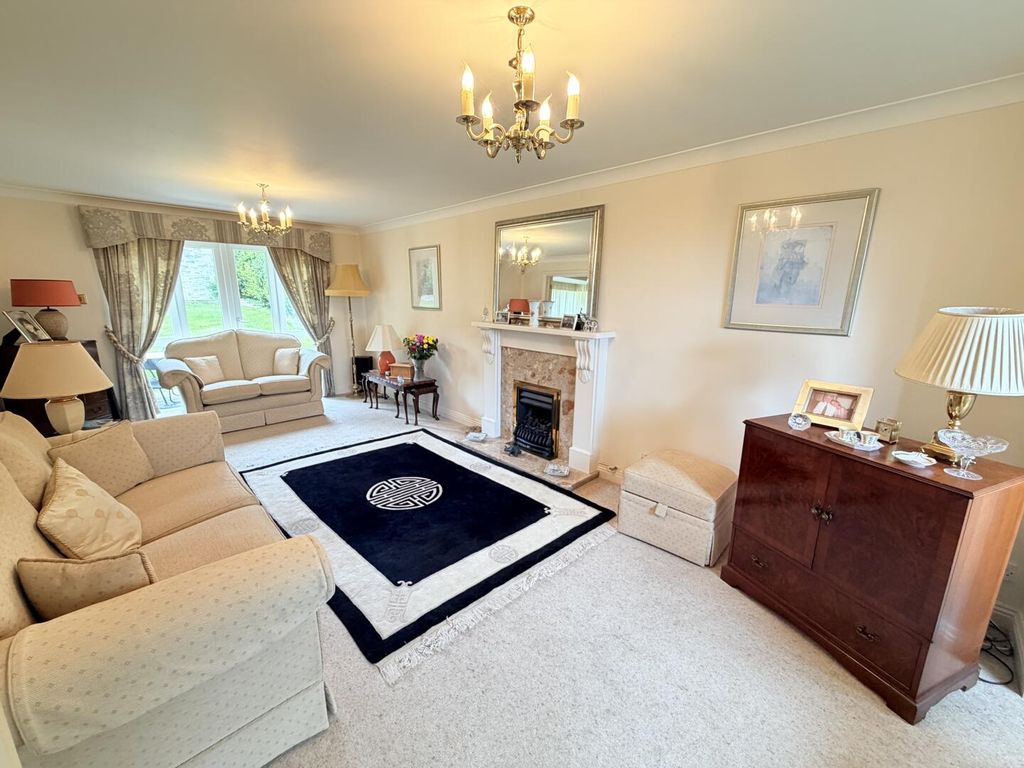Property photo 3 of 16 Living Room