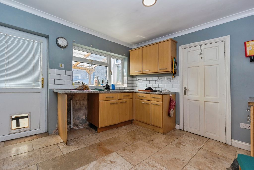 Property photo 3 of 20 Pbox-Img.Jpg