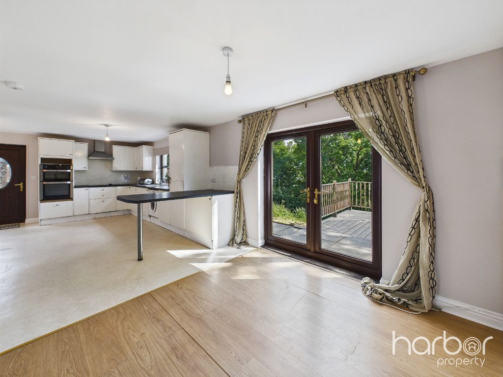 Property photo 2 of 25 4294133