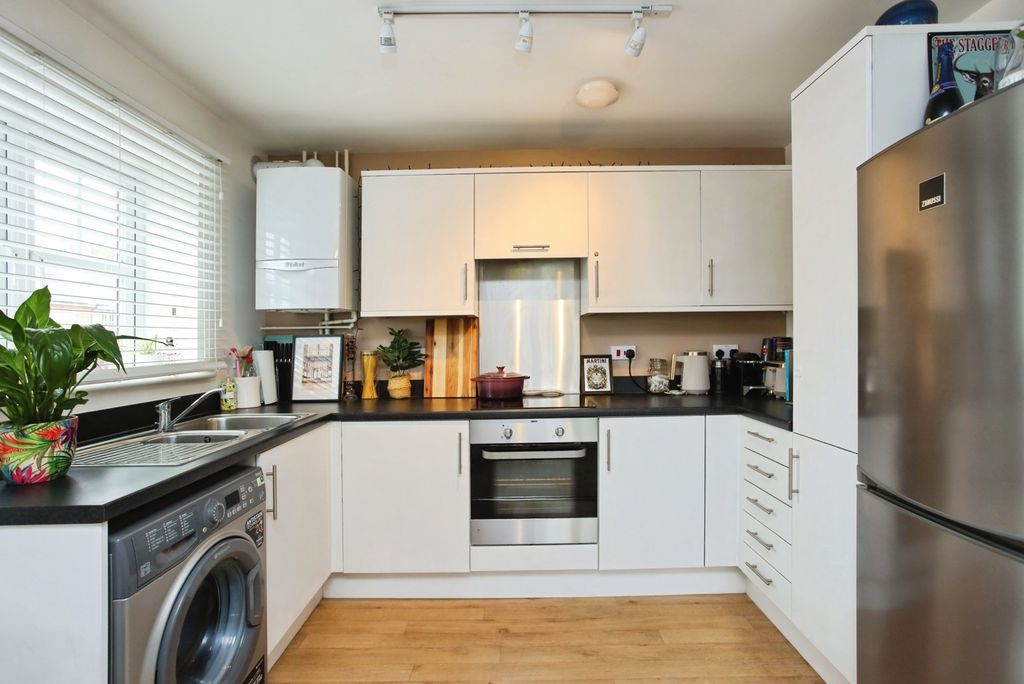 Property photo 3 of 17 Pbox-Img.Jpg