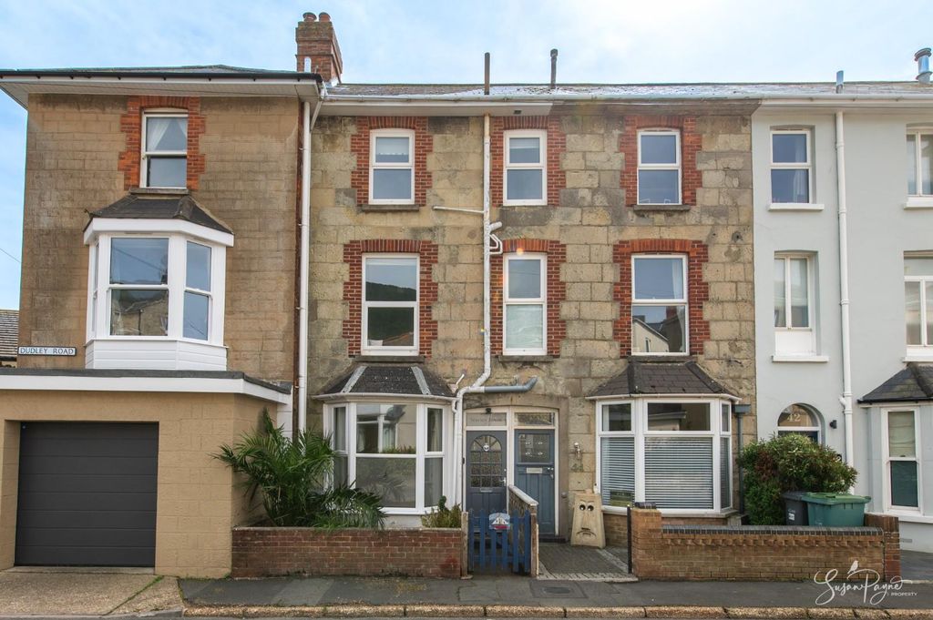 Property photo 2 of 32 Welcome To Seaview House